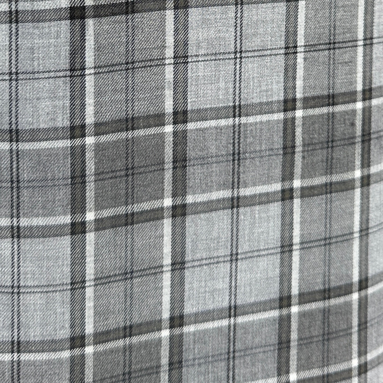 No-Pocket Plaid Flannel - Light Gray