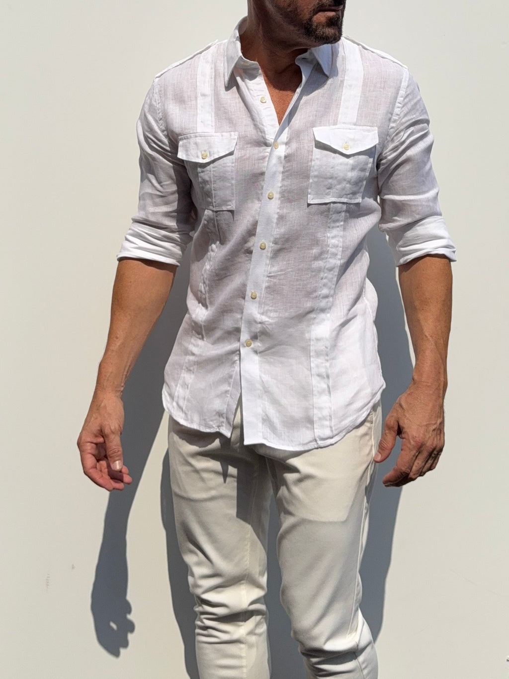 The Raider Shirt in Linen - White